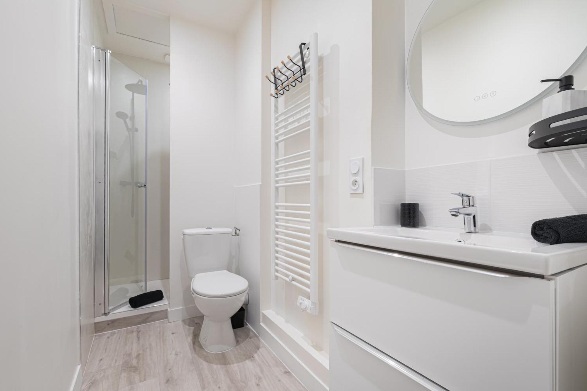 Cinema & Jacuzzi Aux Etoiles - Casabianca Suite Saint-Etienne  Buitenkant foto